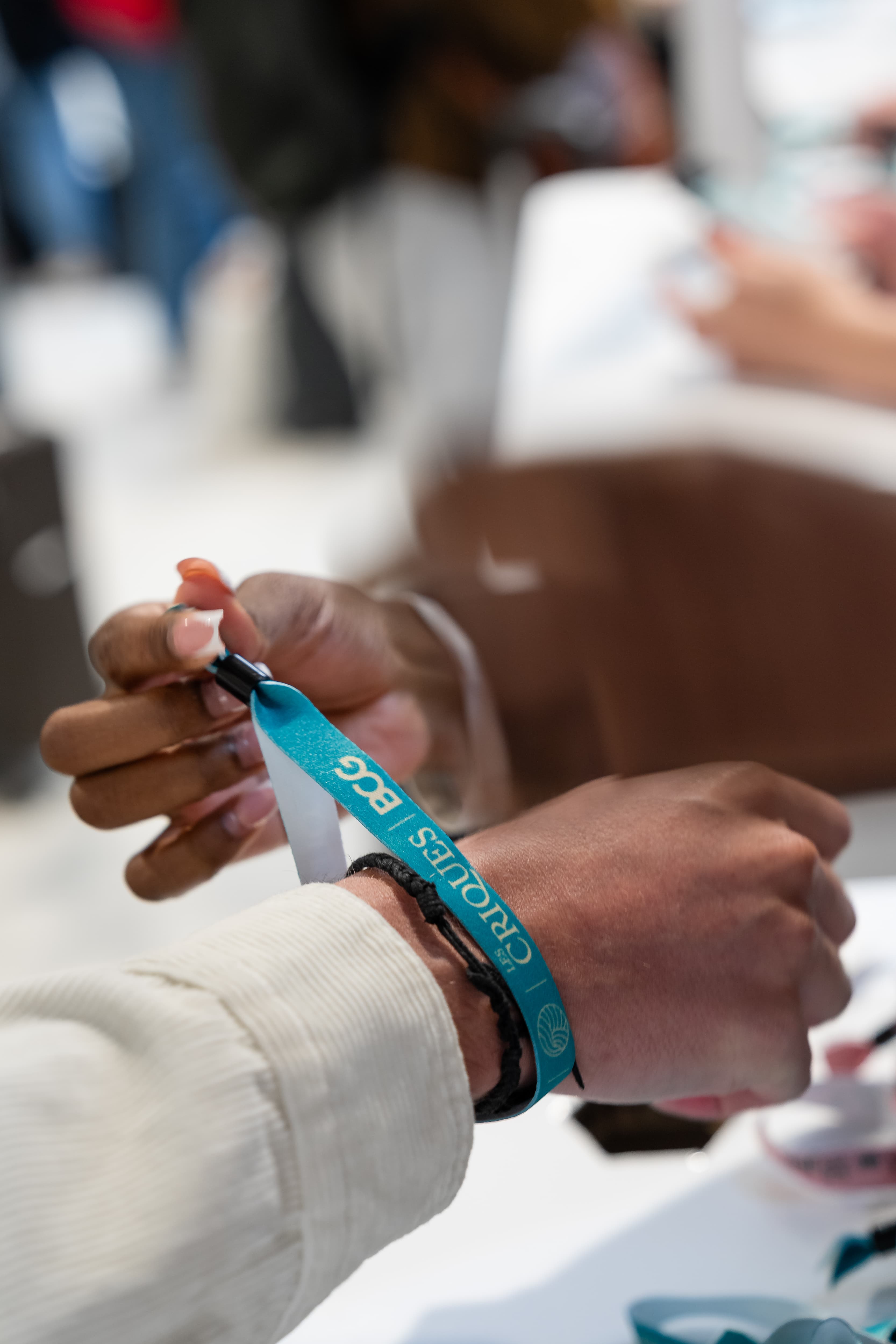 Bracelet Les Criques BCG remis aux participants du séminaire