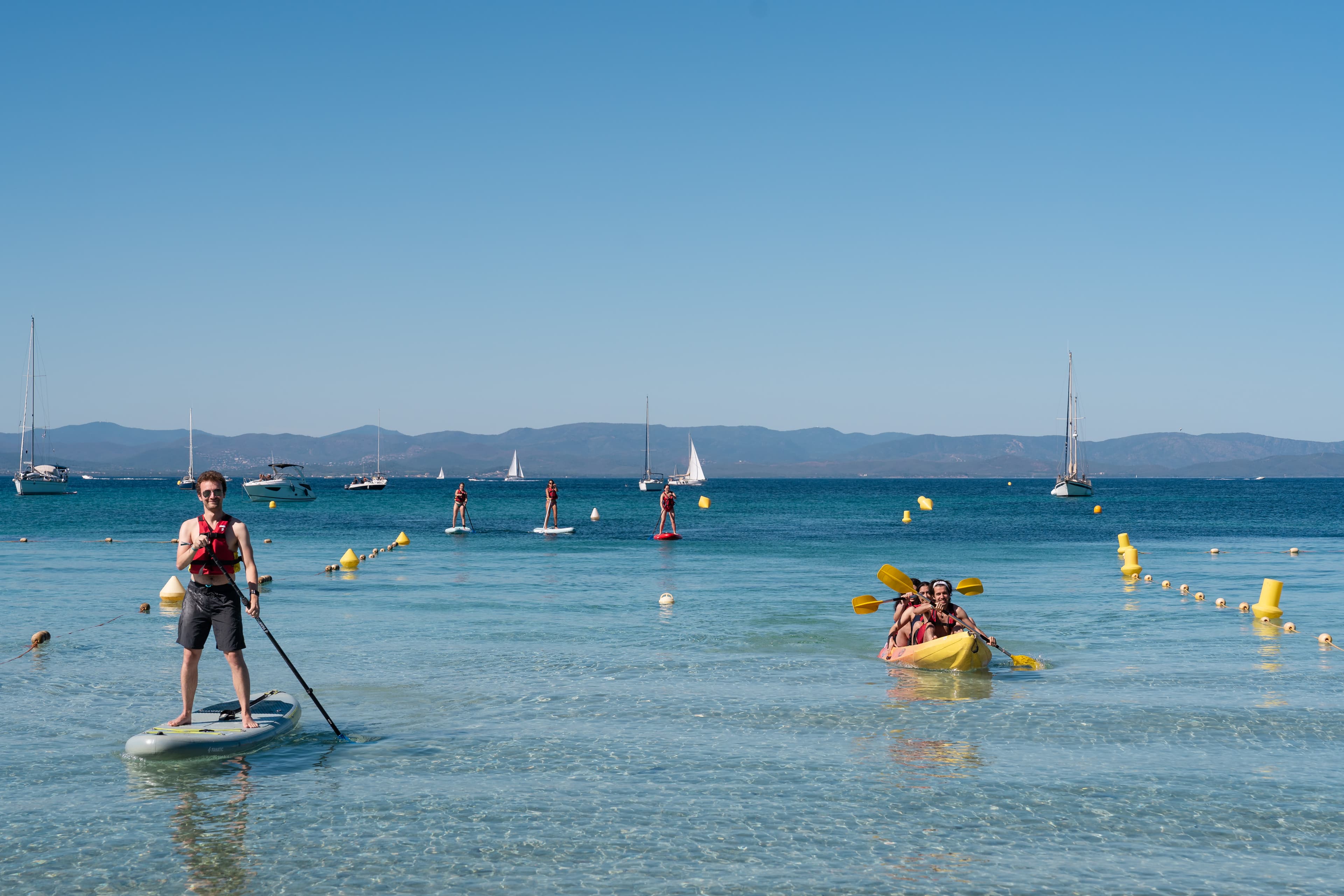 Activité paddle en mer pendant le séminaire BCG à Giens