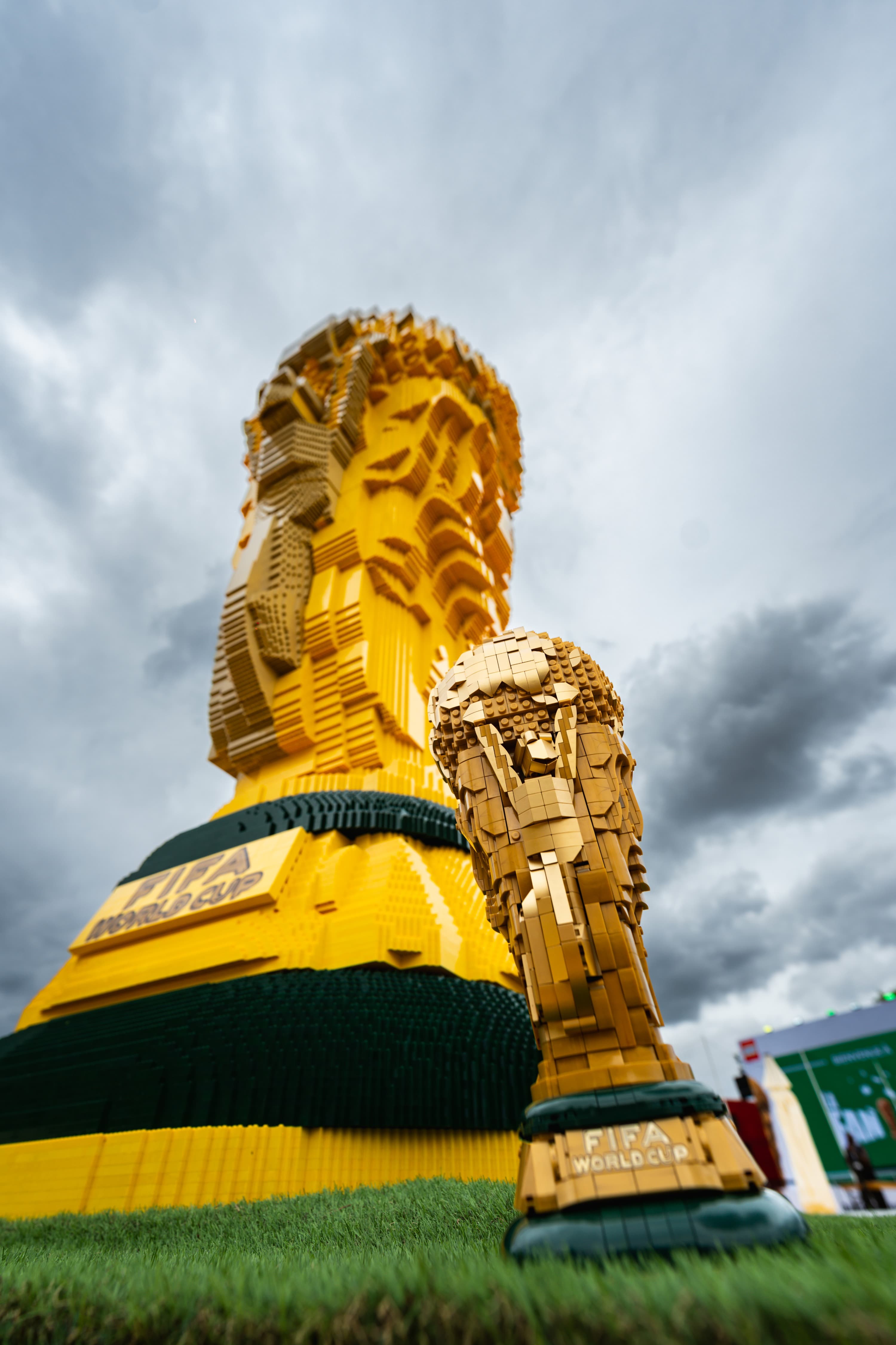 Trophée de la Coupe du monde en briques LEGO de 4 mètres