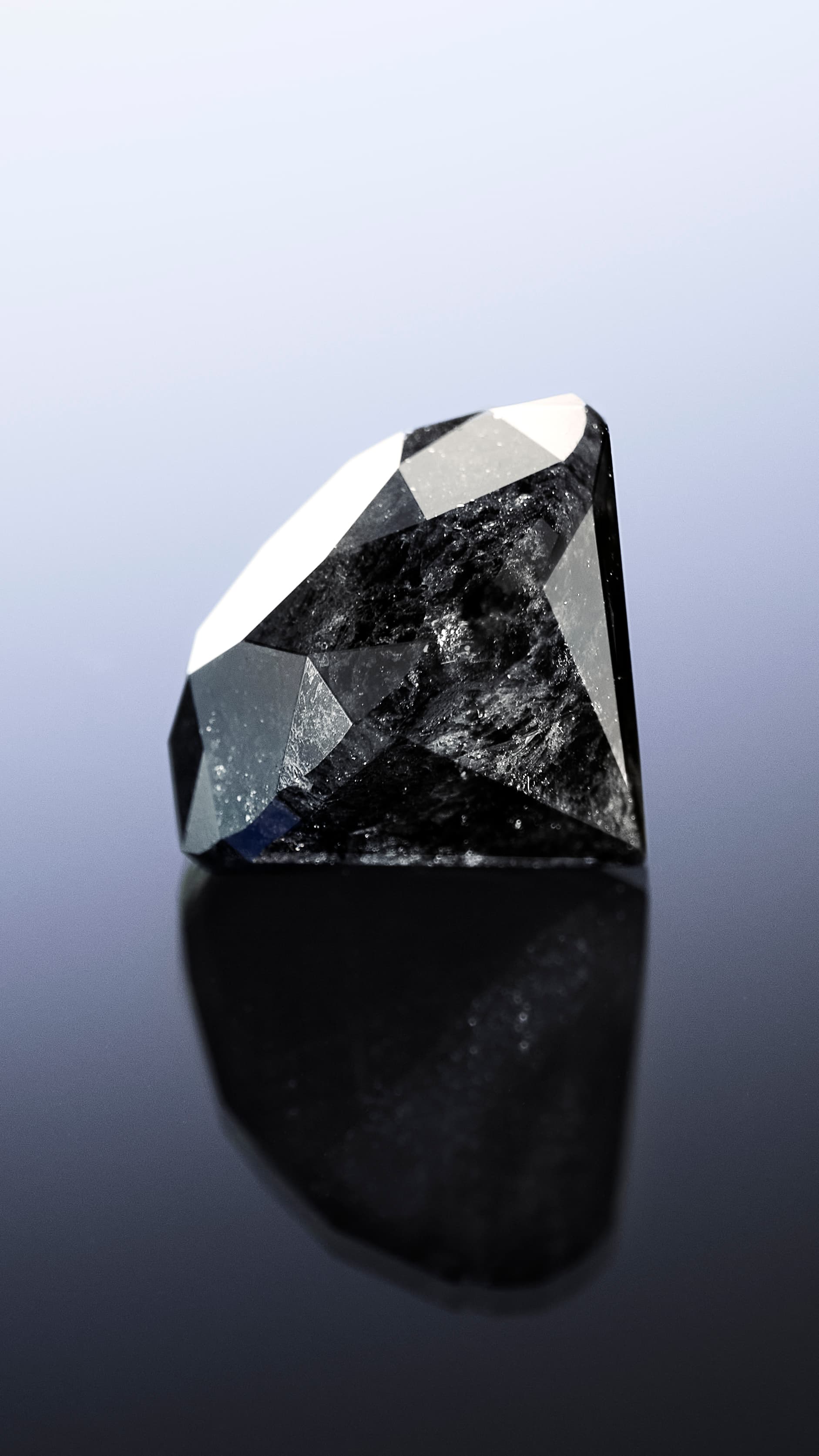 Diamant noir Korloff en gros plan