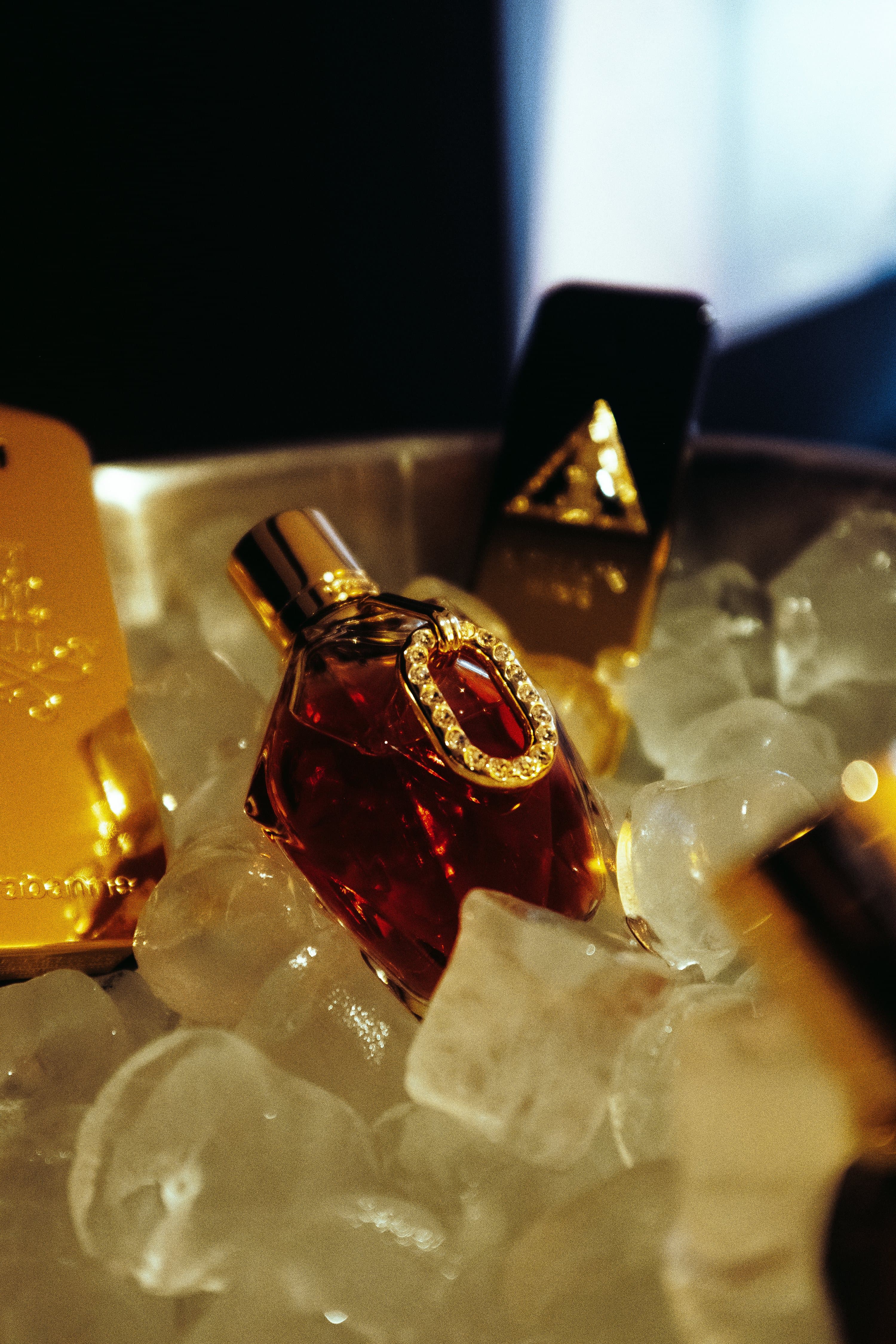 Bonbons dorés et décor de la loge Rabanne