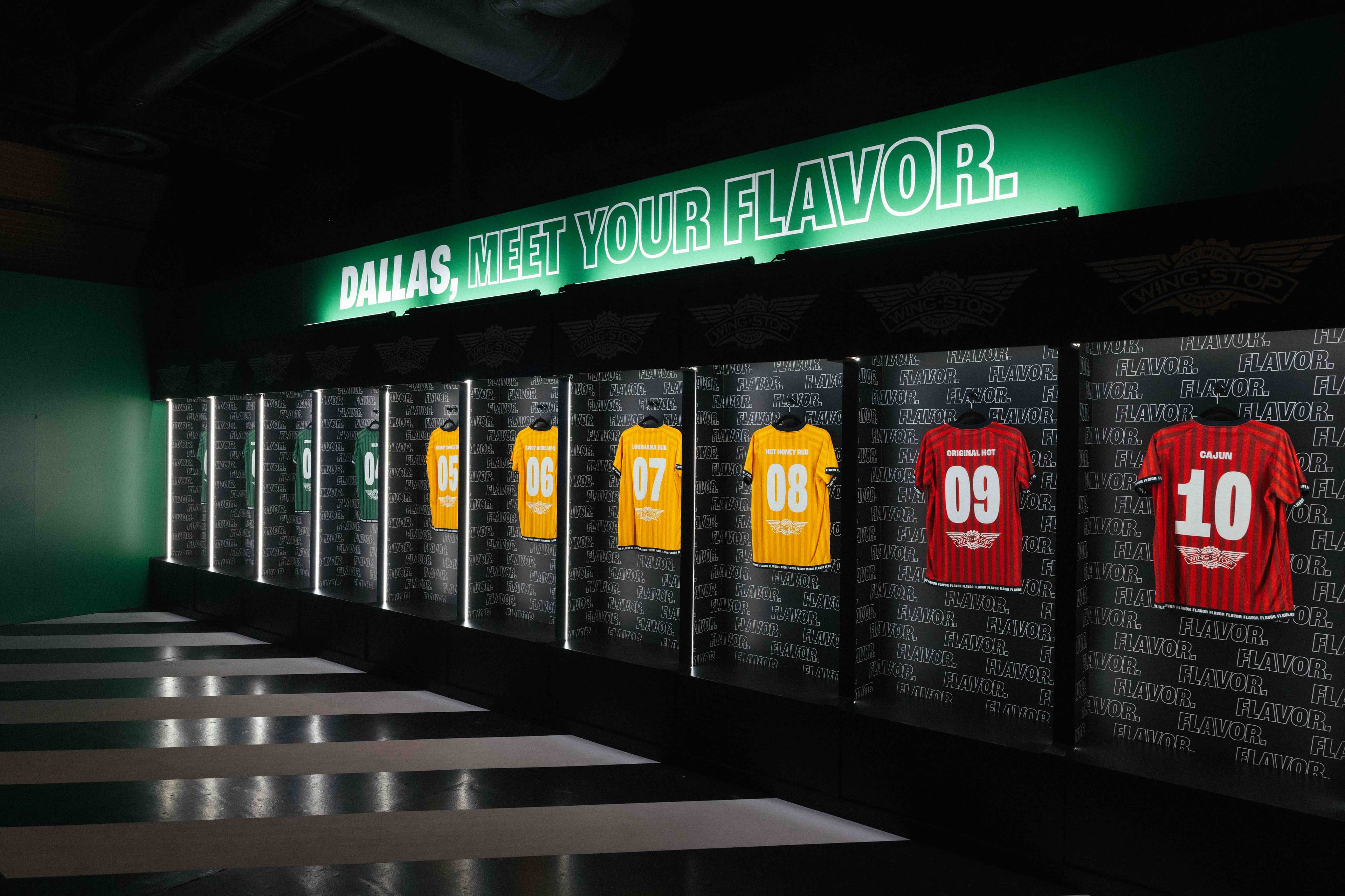 Vestiaire aux maillots Wingstop dans la House of Flavor Dallas